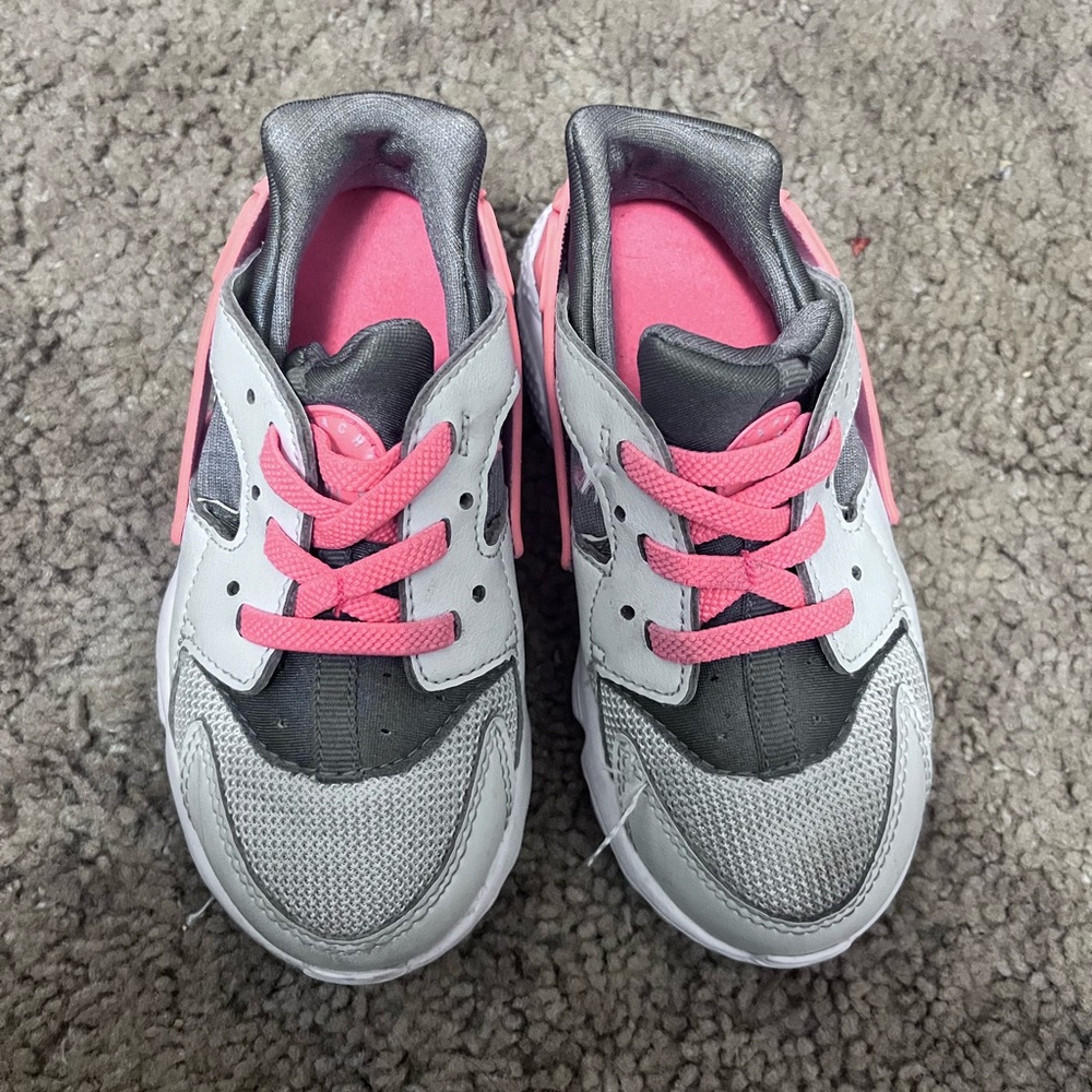 Nike Huarache Run Sneakers - Picture 3 of 5